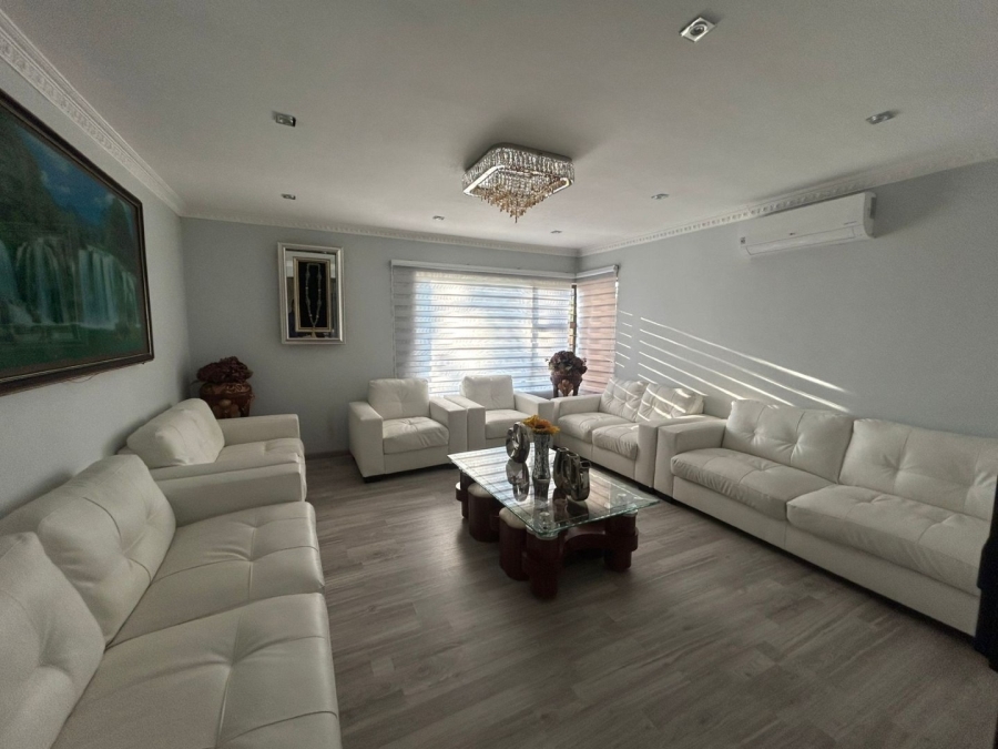 8 Bedroom Property for Sale in Eldo Glen Gauteng