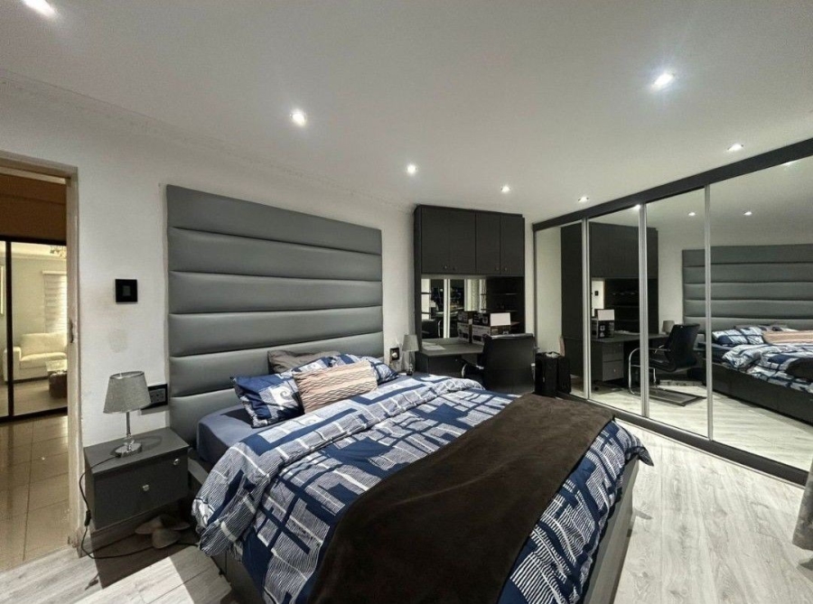 8 Bedroom Property for Sale in Eldo Glen Gauteng
