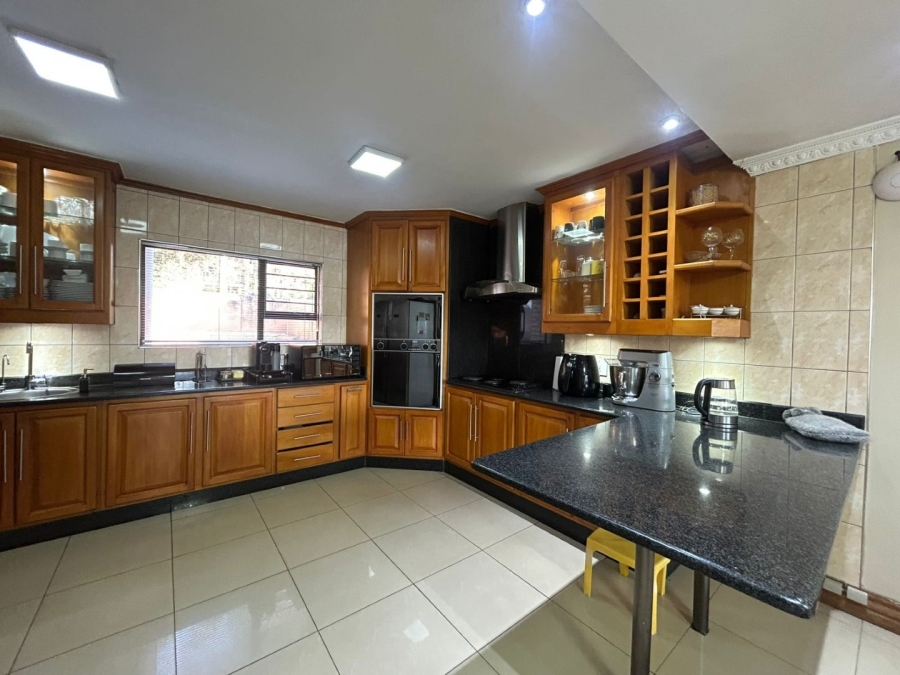 8 Bedroom Property for Sale in Eldo Glen Gauteng