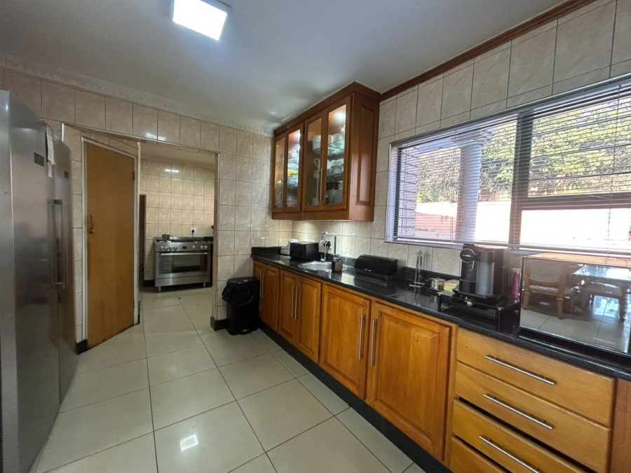 8 Bedroom Property for Sale in Eldo Glen Gauteng