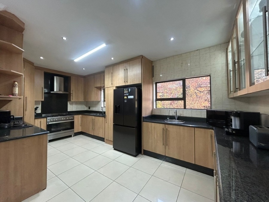 8 Bedroom Property for Sale in Eldo Glen Gauteng