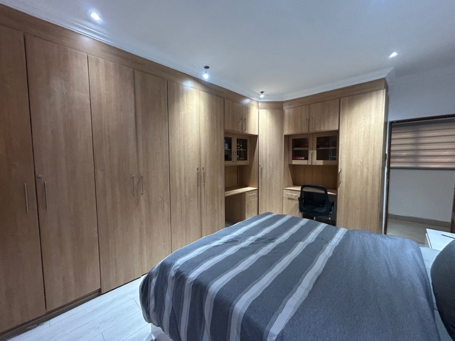 8 Bedroom Property for Sale in Eldo Glen Gauteng