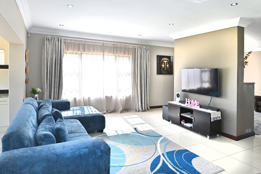 4 Bedroom Property for Sale in Crescent Wood Country Estate Gauteng