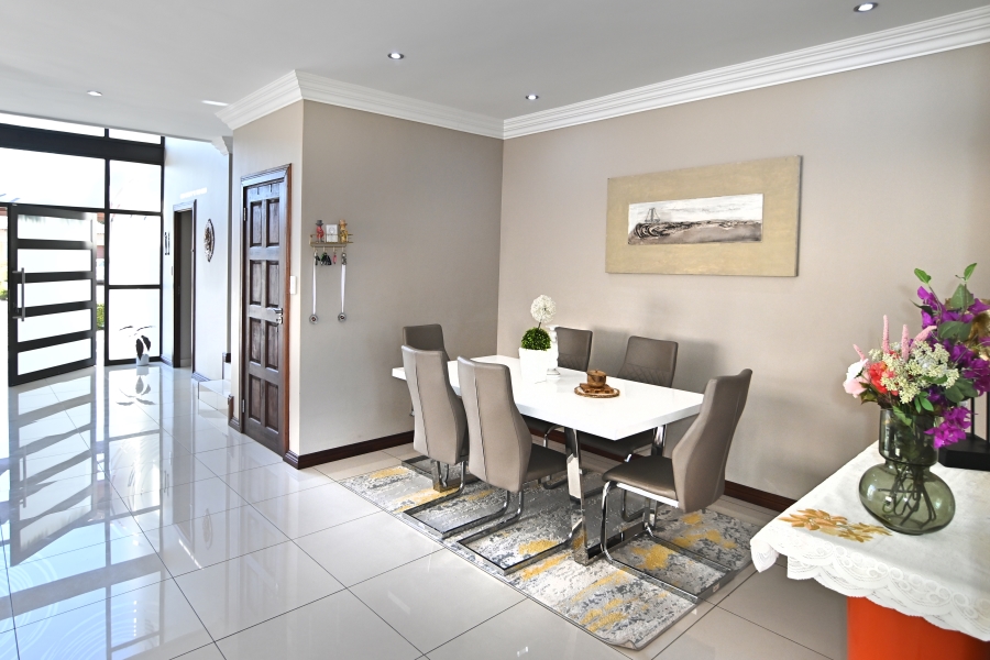 4 Bedroom Property for Sale in Crescent Wood Country Estate Gauteng
