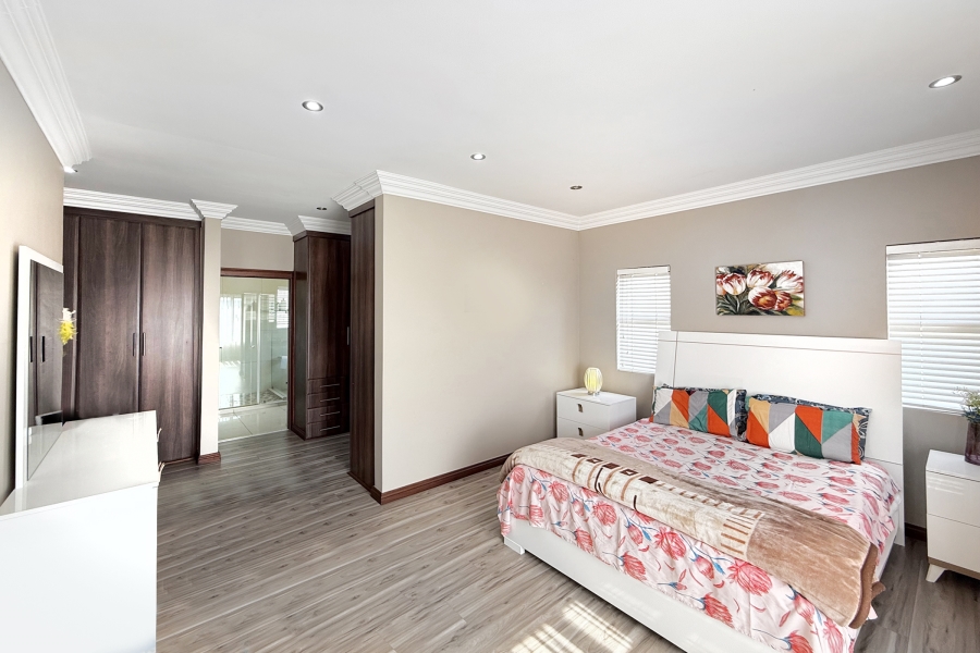 4 Bedroom Property for Sale in Crescent Wood Country Estate Gauteng