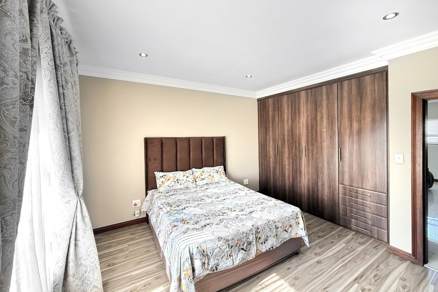 4 Bedroom Property for Sale in Crescent Wood Country Estate Gauteng