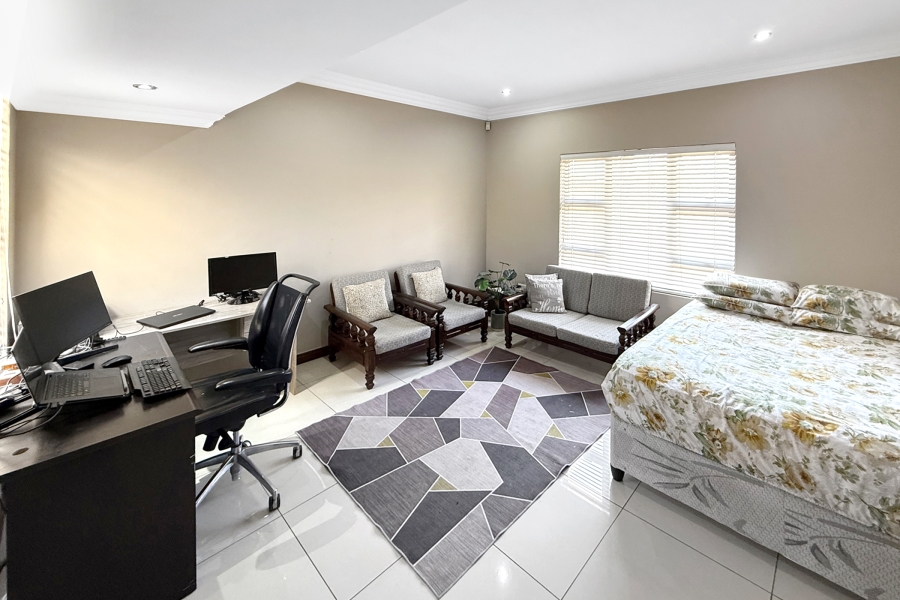4 Bedroom Property for Sale in Crescent Wood Country Estate Gauteng