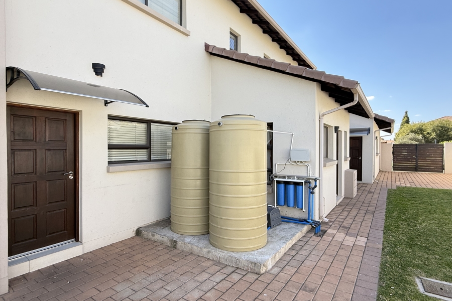 4 Bedroom Property for Sale in Crescent Wood Country Estate Gauteng