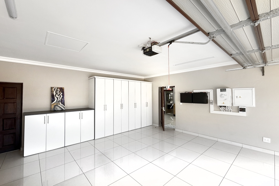 4 Bedroom Property for Sale in Crescent Wood Country Estate Gauteng