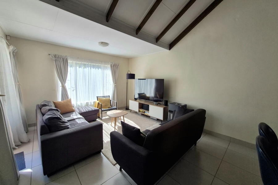 To Let 3 Bedroom Property for Rent in Die Hoewes Gauteng