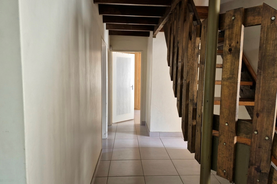To Let 3 Bedroom Property for Rent in Die Hoewes Gauteng