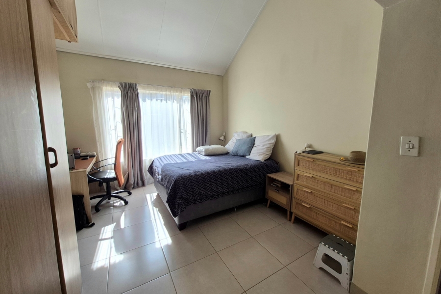 To Let 3 Bedroom Property for Rent in Die Hoewes Gauteng