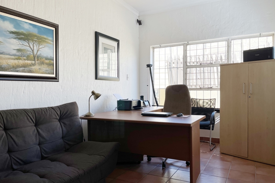 6 Bedroom Property for Sale in Discovery Gauteng