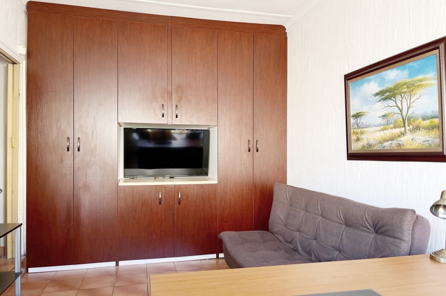 6 Bedroom Property for Sale in Discovery Gauteng