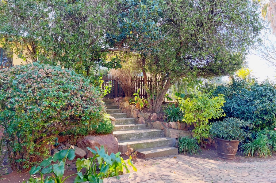 6 Bedroom Property for Sale in Discovery Gauteng