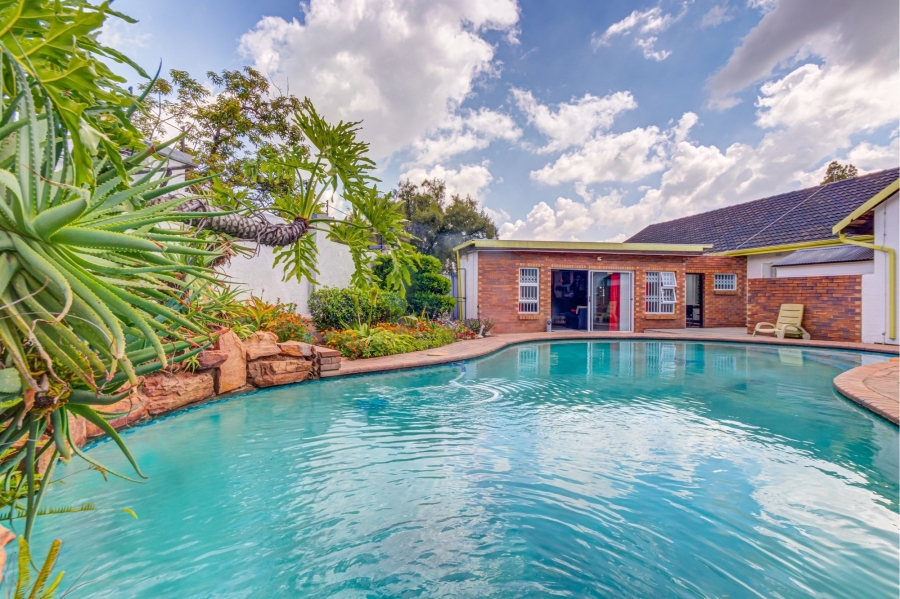 3 Bedroom Property for Sale in Discovery Gauteng