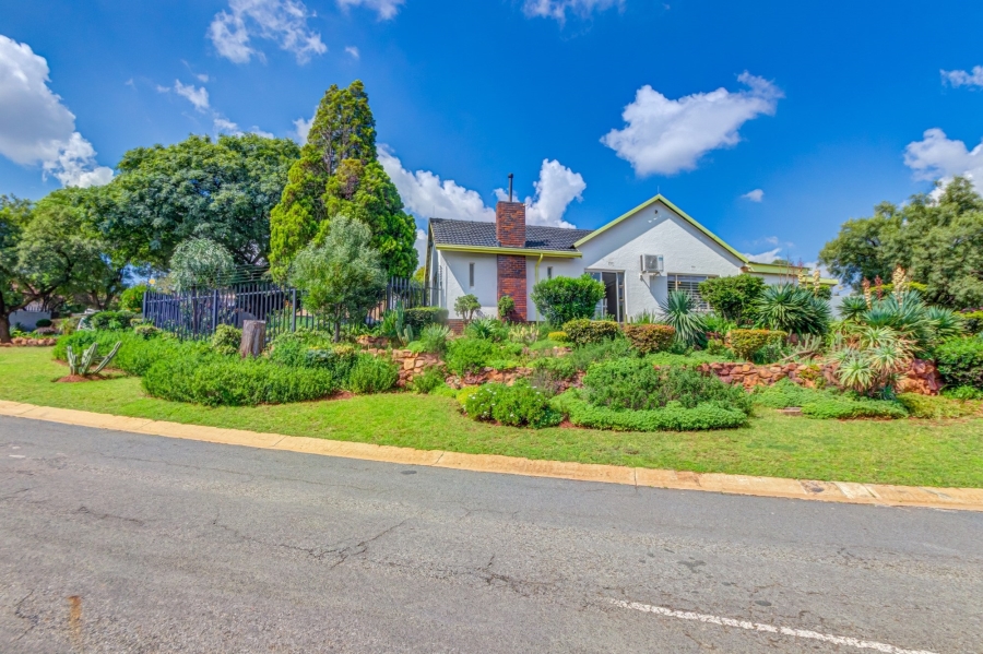 3 Bedroom Property for Sale in Discovery Gauteng