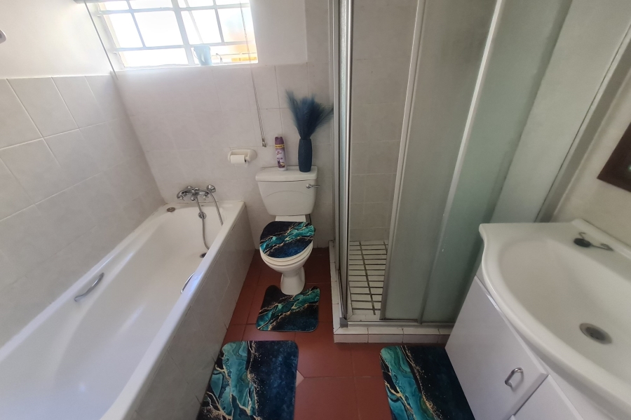 3 Bedroom Property for Sale in Radiokop Gauteng