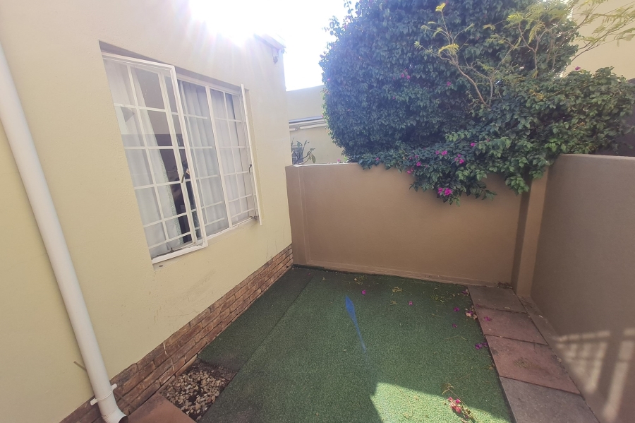 3 Bedroom Property for Sale in Radiokop Gauteng