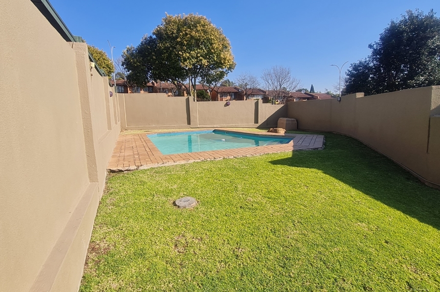 3 Bedroom Property for Sale in Radiokop Gauteng