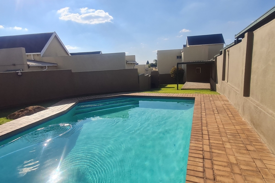 3 Bedroom Property for Sale in Radiokop Gauteng