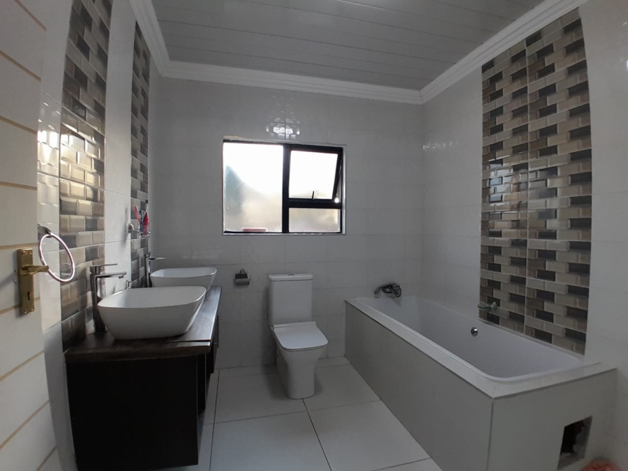 4 Bedroom Property for Sale in Three Rivers Gauteng