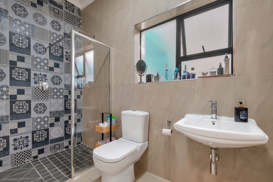 3 Bedroom Property for Sale in Greenside Gauteng