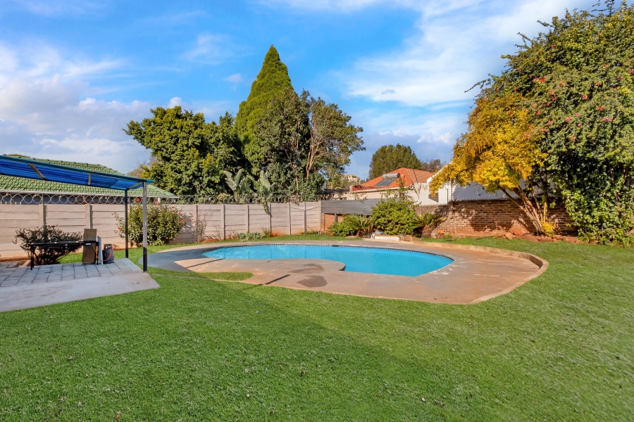 3 Bedroom Property for Sale in Greenside Gauteng