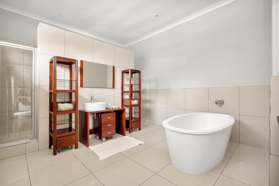4 Bedroom Property for Sale in Greenside Gauteng