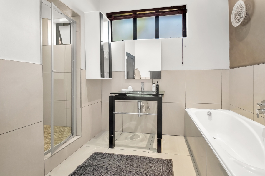 4 Bedroom Property for Sale in Greenside Gauteng