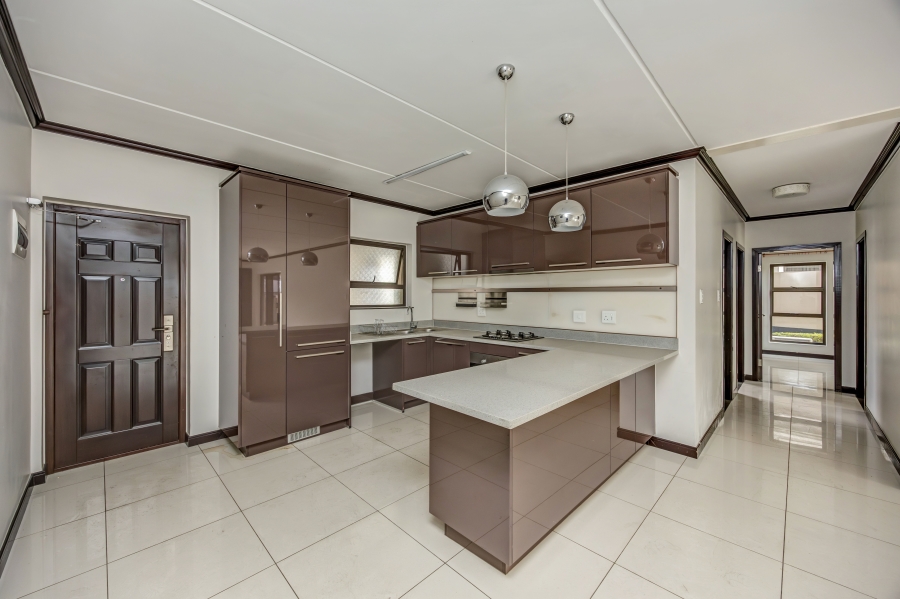 To Let 3 Bedroom Property for Rent in Broadacres Gauteng