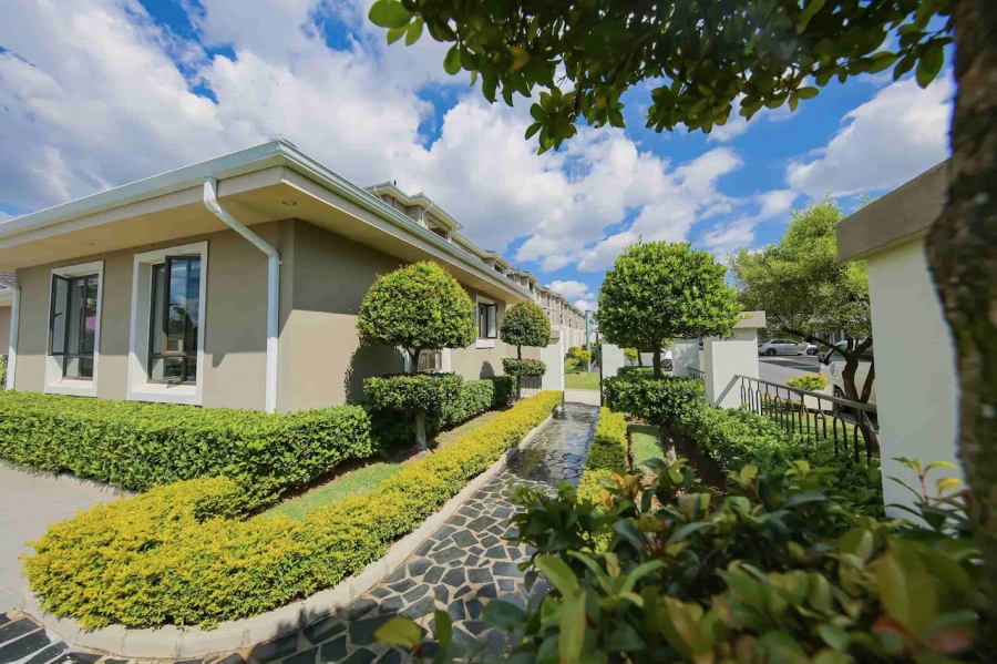 To Let 3 Bedroom Property for Rent in Broadacres Gauteng