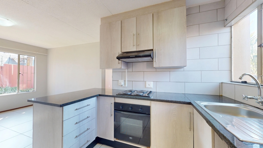 2 Bedroom Property for Sale in Lakefield Gauteng