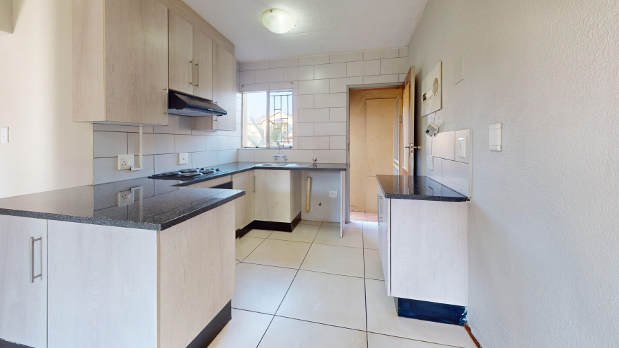 2 Bedroom Property for Sale in Lakefield Gauteng