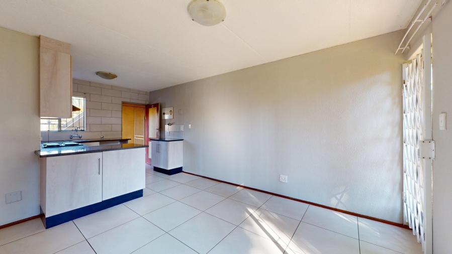 2 Bedroom Property for Sale in Lakefield Gauteng