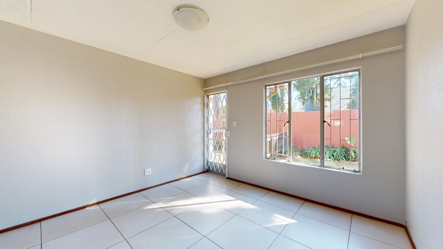 2 Bedroom Property for Sale in Lakefield Gauteng