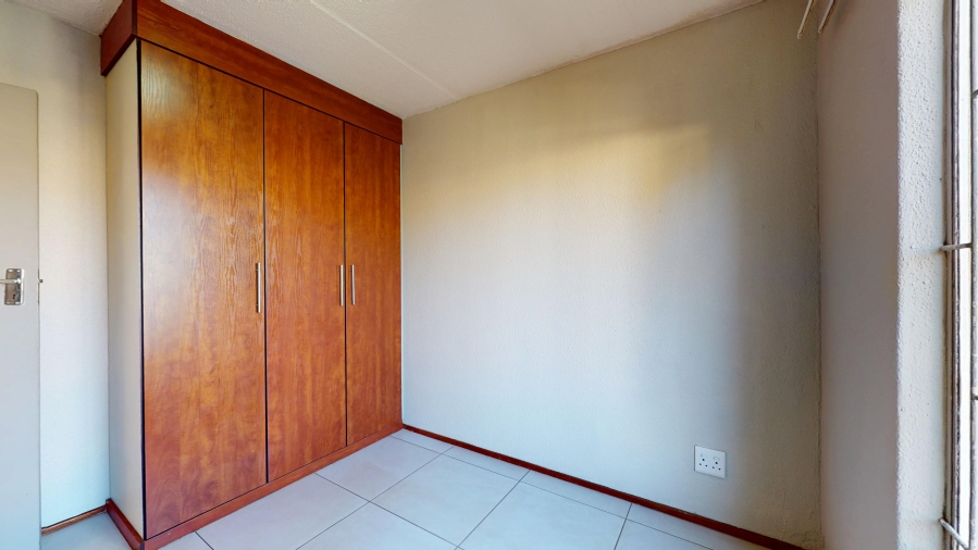 2 Bedroom Property for Sale in Lakefield Gauteng
