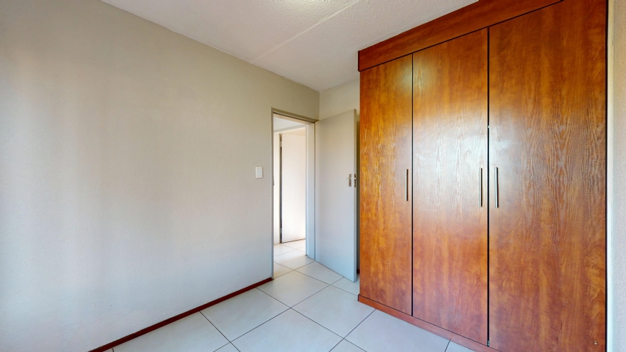 2 Bedroom Property for Sale in Lakefield Gauteng