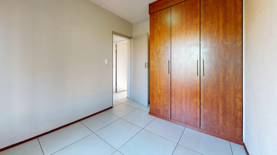 2 Bedroom Property for Sale in Lakefield Gauteng