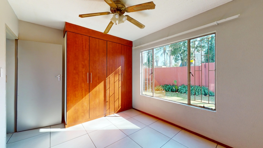 2 Bedroom Property for Sale in Lakefield Gauteng
