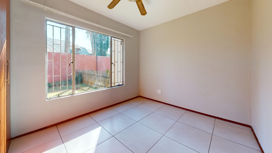 2 Bedroom Property for Sale in Lakefield Gauteng