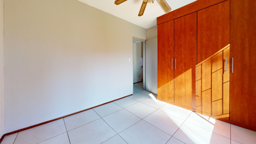 2 Bedroom Property for Sale in Lakefield Gauteng
