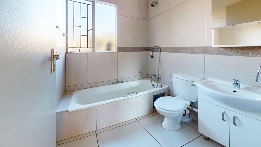 2 Bedroom Property for Sale in Lakefield Gauteng
