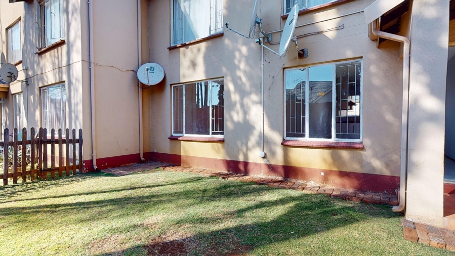 2 Bedroom Property for Sale in Lakefield Gauteng