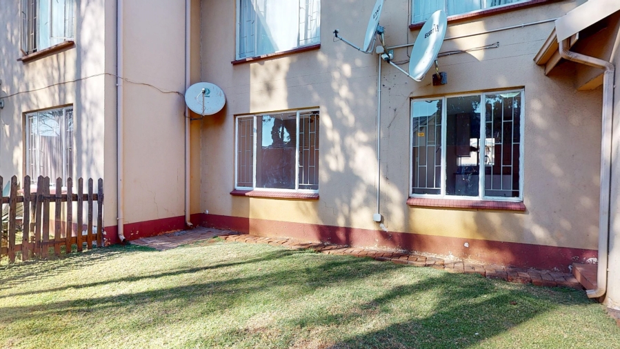 2 Bedroom Property for Sale in Lakefield Gauteng
