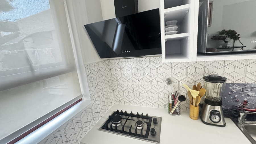 To Let 1 Bedroom Property for Rent in Beverley Gauteng