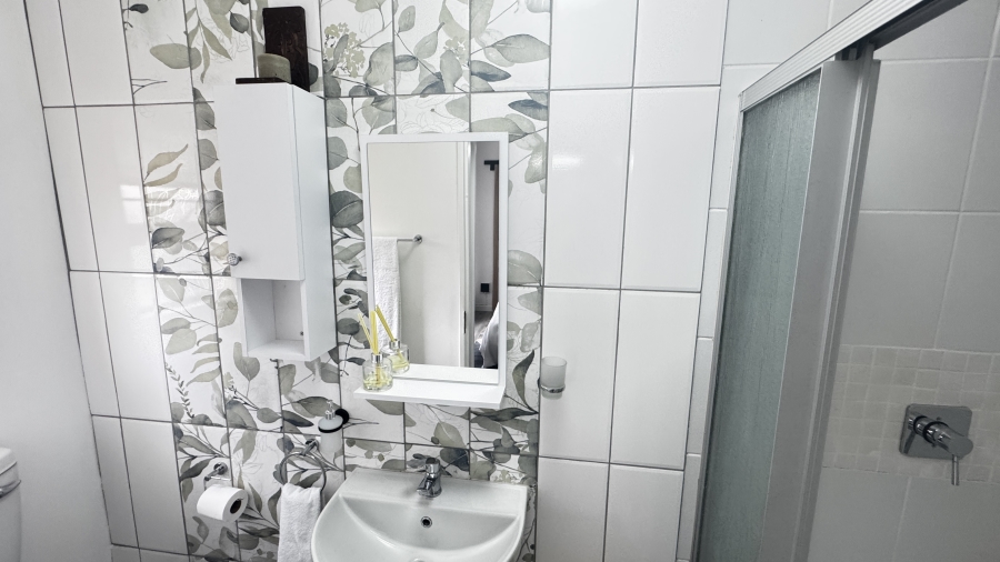 To Let 1 Bedroom Property for Rent in Beverley Gauteng