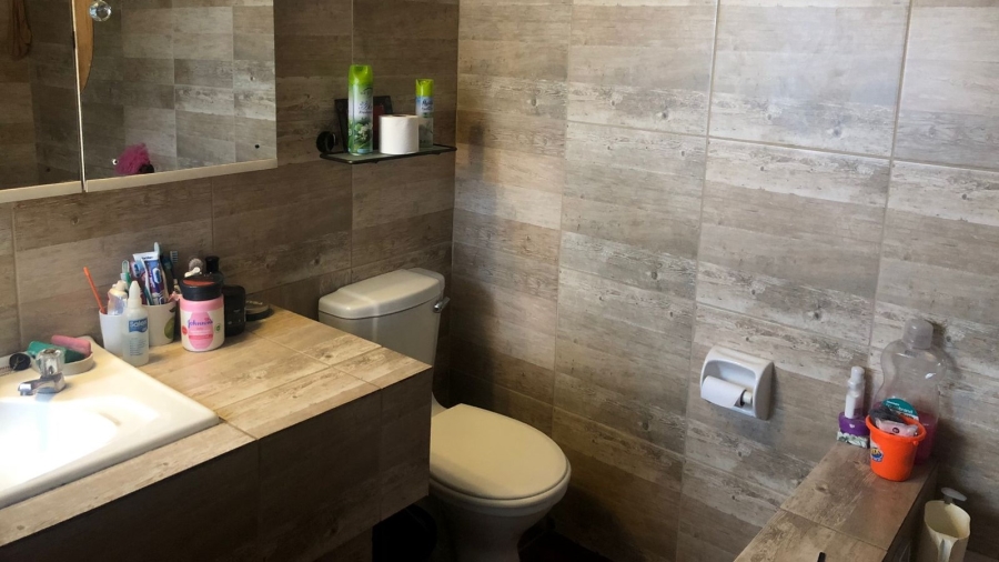 5 Bedroom Property for Sale in Selcourt Gauteng