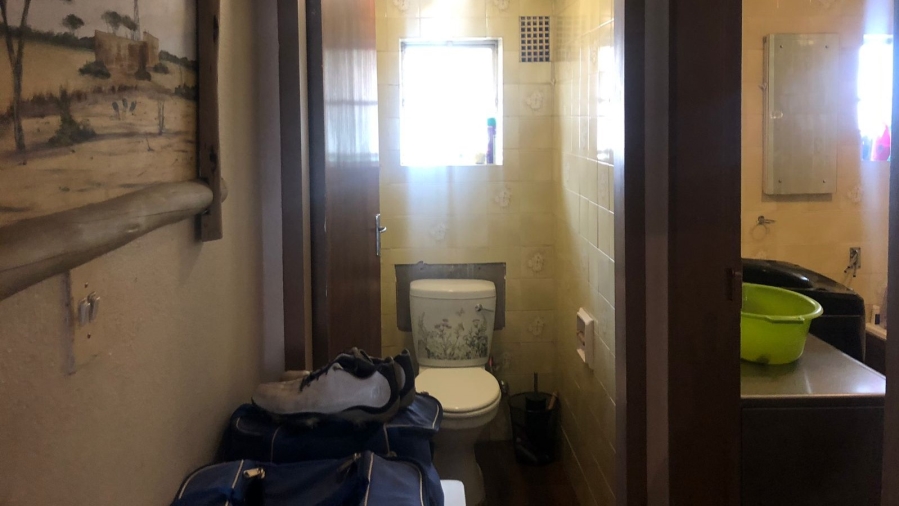 5 Bedroom Property for Sale in Selcourt Gauteng