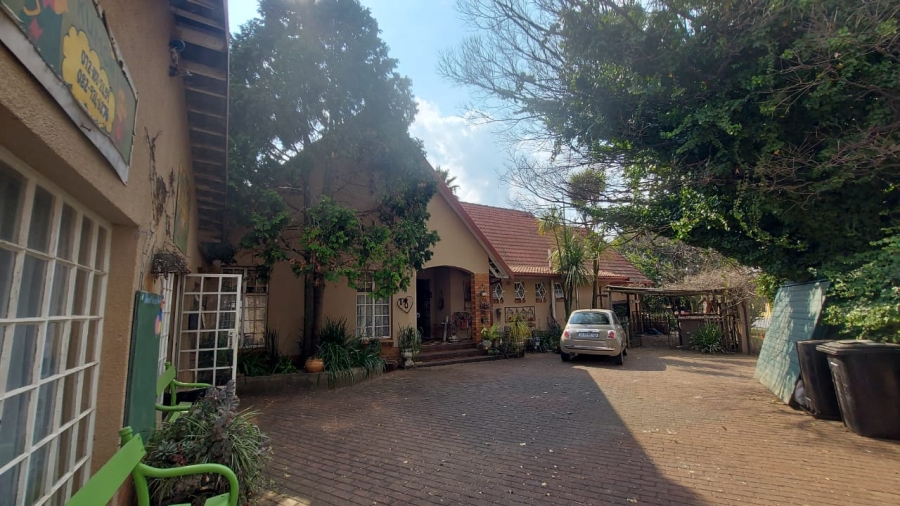 5 Bedroom Property for Sale in Selcourt Gauteng